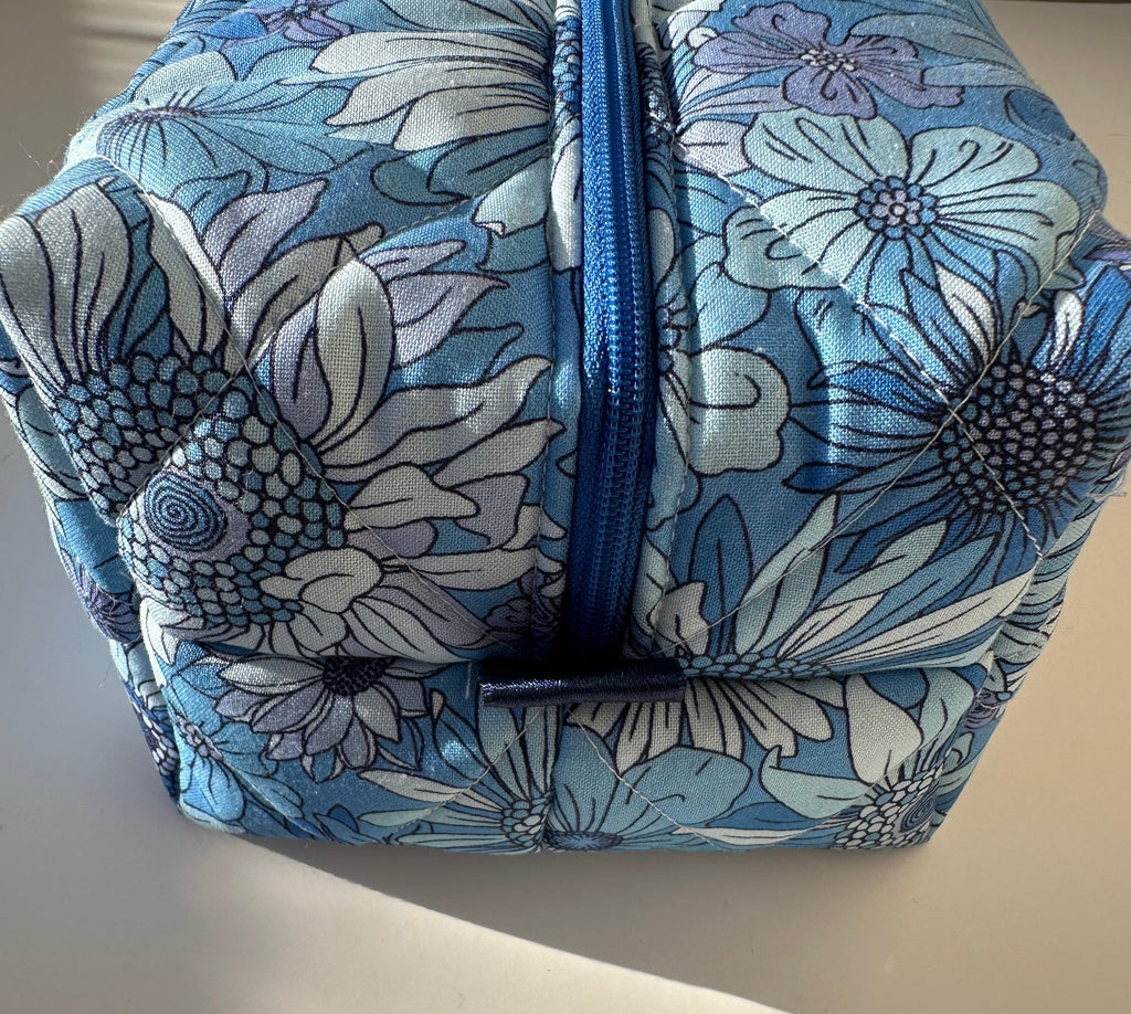 XL makeup bag