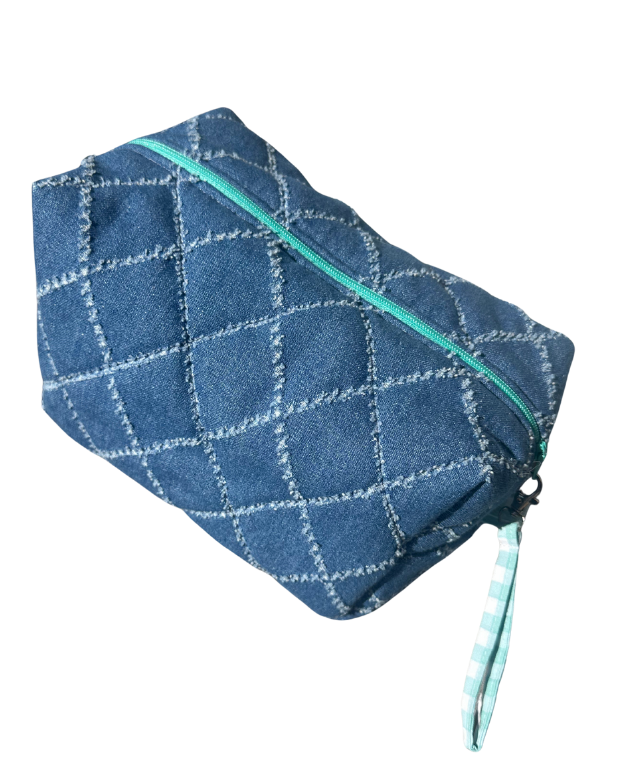XL makeup bag